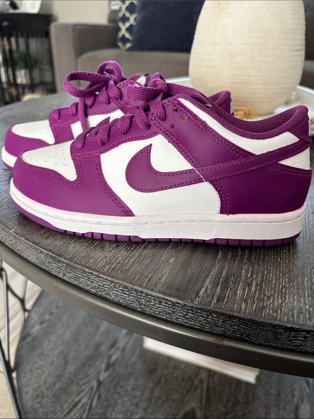 Nike Kids Low-Top Sneakers in Purple and White